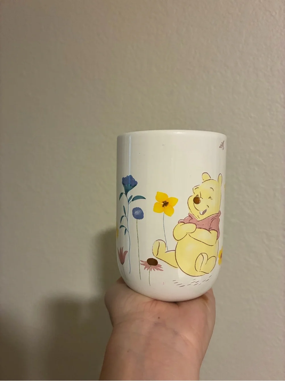 Winnie the Pooh Cup Mug - Yellow Illustration Disney Original